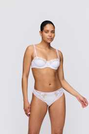 Salesbook image with head | Marie Jo