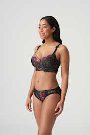 Salesbook image with head | Primadonna