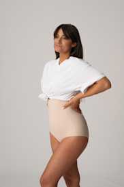 Salesbook image with head | Primadonna