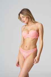 Salesbook image with head | Marie Jo