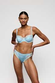 Salesbook image with head | Marie Jo