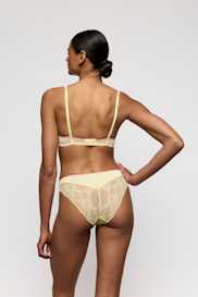 Salesbook image with head | Marie Jo