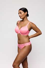 Salesbook image with head | Primadonna