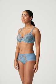 Salesbook image with head | Primadonna