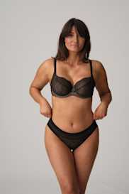 Salesbook image with head | Primadonna