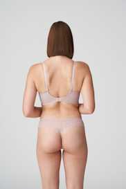 Salesbook image with head | Primadonna