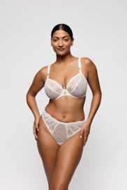 Salesbook image with head | Primadonna