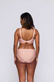 Salesbook image with head | Primadonna