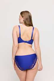 Salesbook image with head | Primadonna