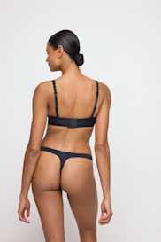 Salesbook image with head | Marie Jo