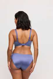 Salesbook image with head | Primadonna