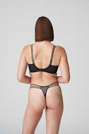 Salesbook image with head | Primadonna