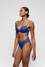 Salesbook image with head | Marie Jo