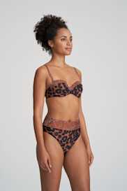 Salesbook image with head | Marie Jo