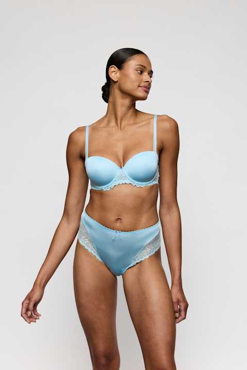 Salesbook image with head | Marie Jo