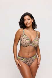 Salesbook image with head | Primadonna