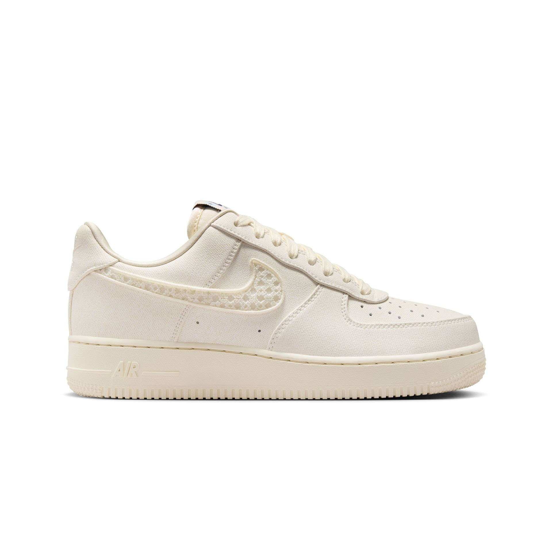 公式正規品!★NIKE AIR FORCE 1 07 BARELY GRAPE dv3808-500-1-women.jpeg