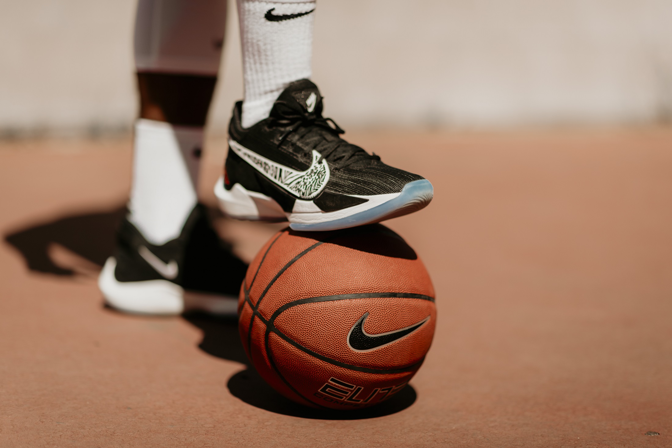 nike freak 2 on feet