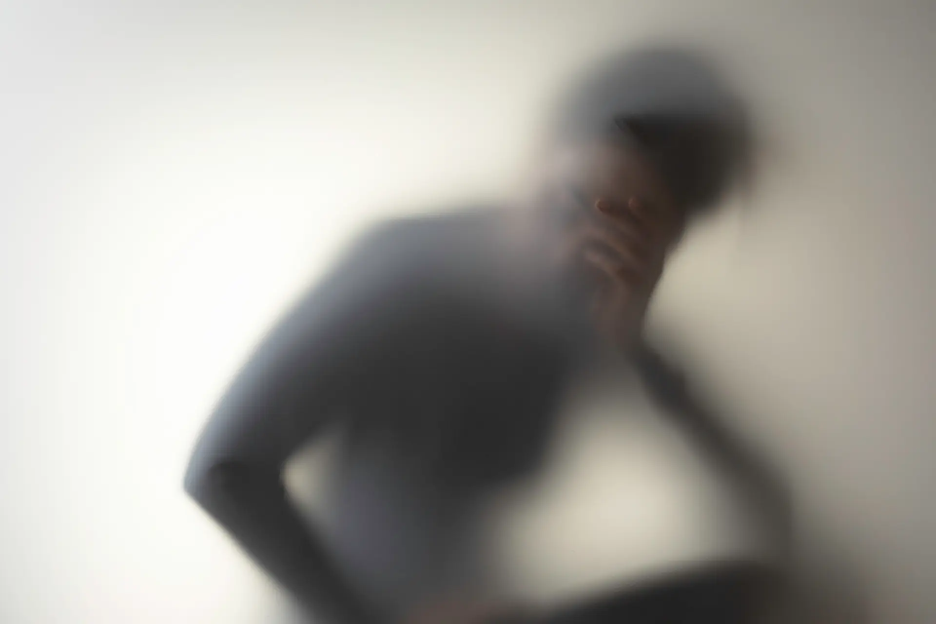 Of­beldi í nán­um sam­bönd­um 