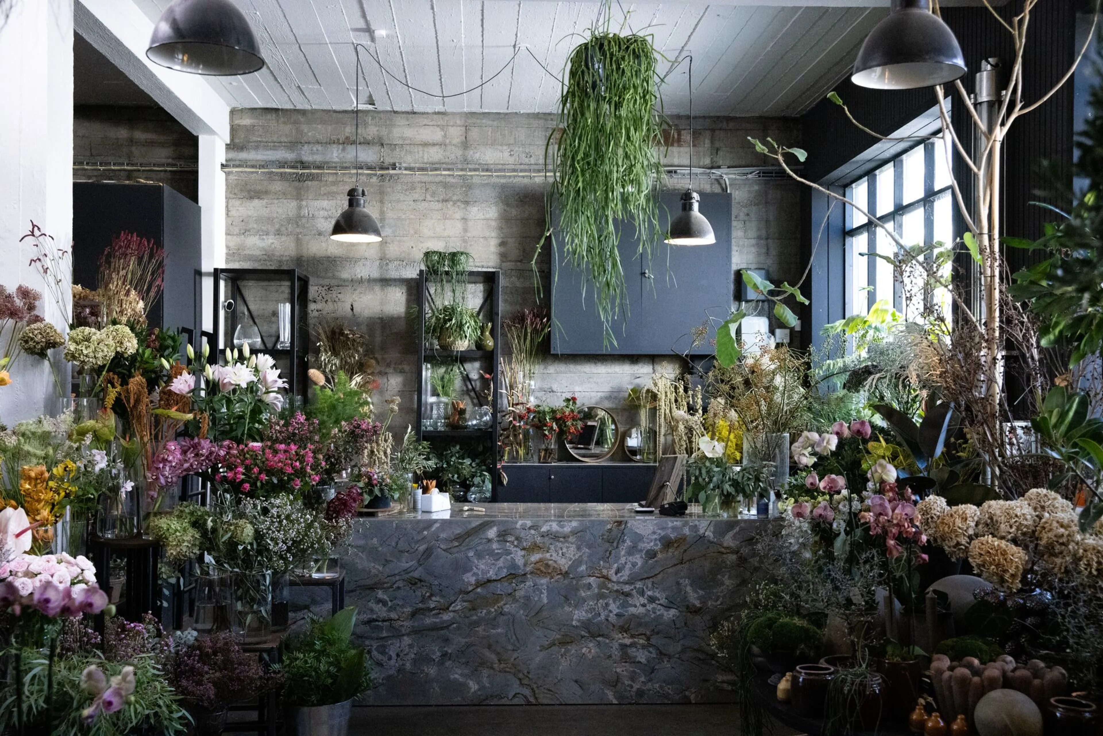 Image of an empty flower shop