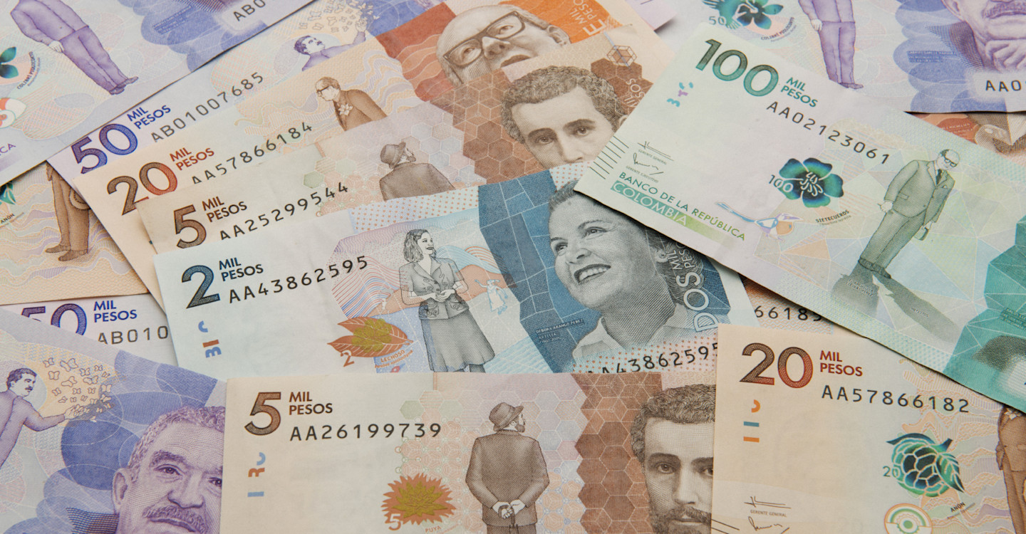 Salario minimo Colombia 2025 Bold
