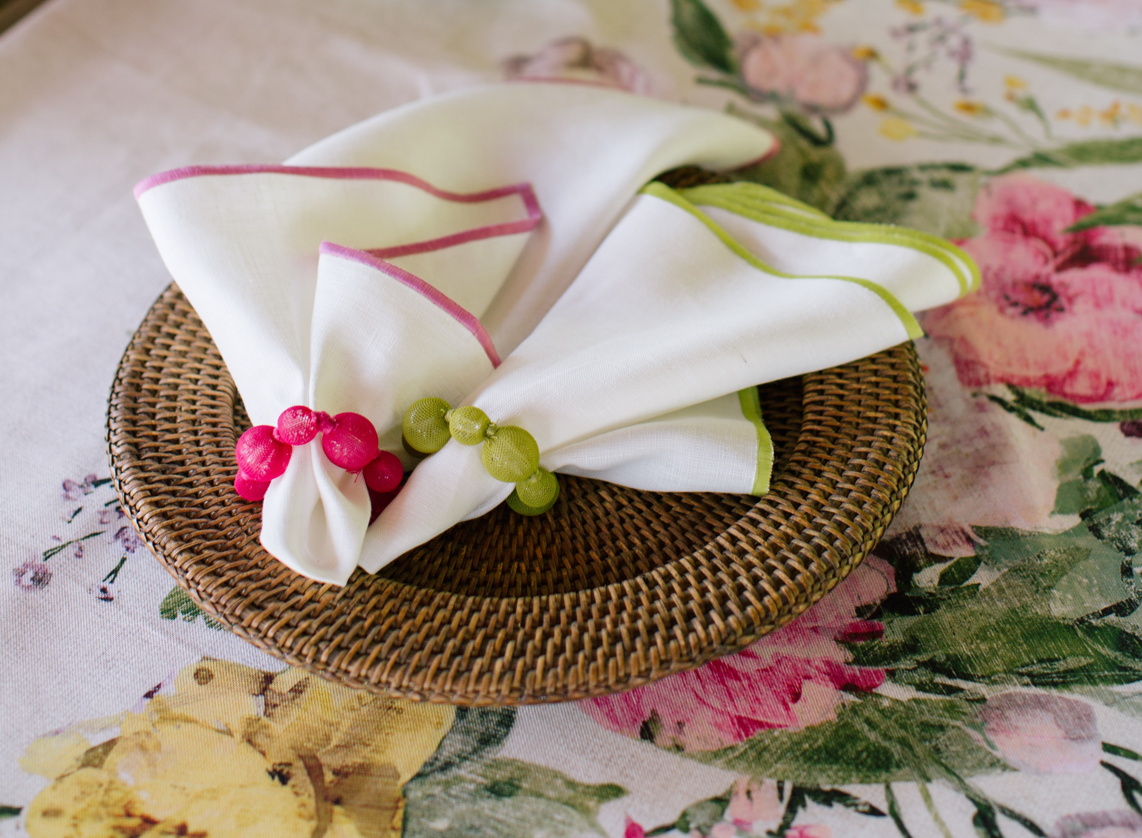 Seasonal touch - dress your dining rooms with Vanelli style