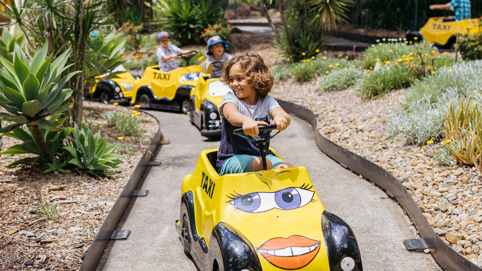 Movie World Car Ride Sylvester & Tweety Cages Kids Ride at Warner Bros. Movie World