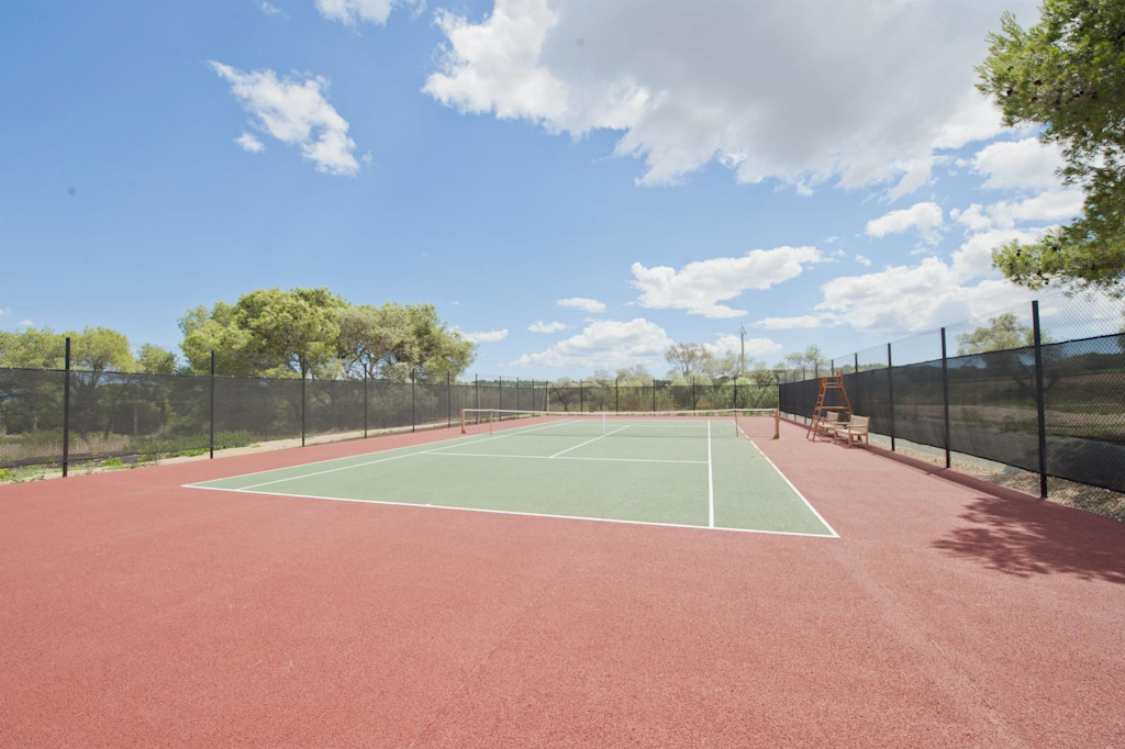 Cours de tennis privé au Château Montagnac