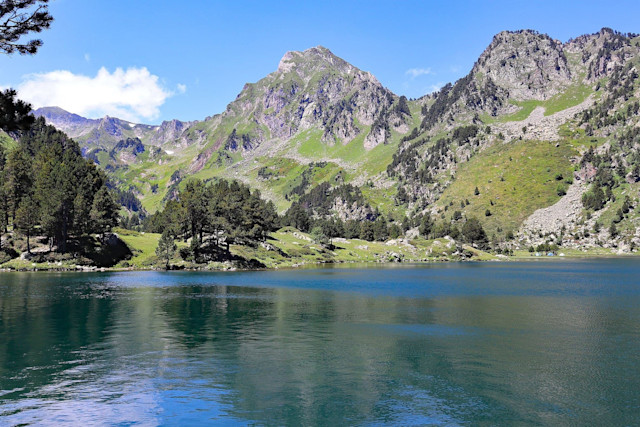 Let's discover the most beautiful peaks of the Pyrénées