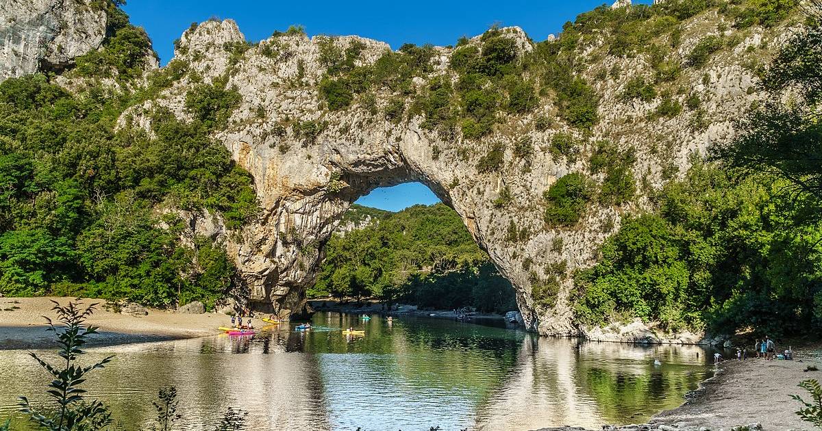 Canoeing on the Ardeche River, Vallon Pont d'Arc