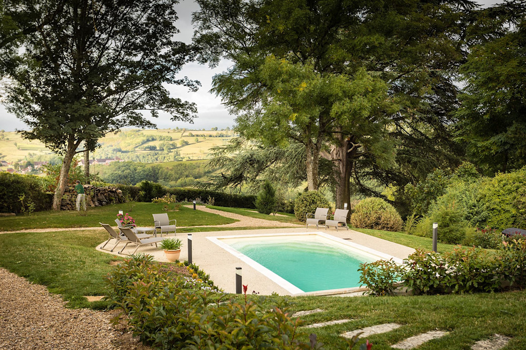 private-heated-pool-in-burgundy.50206