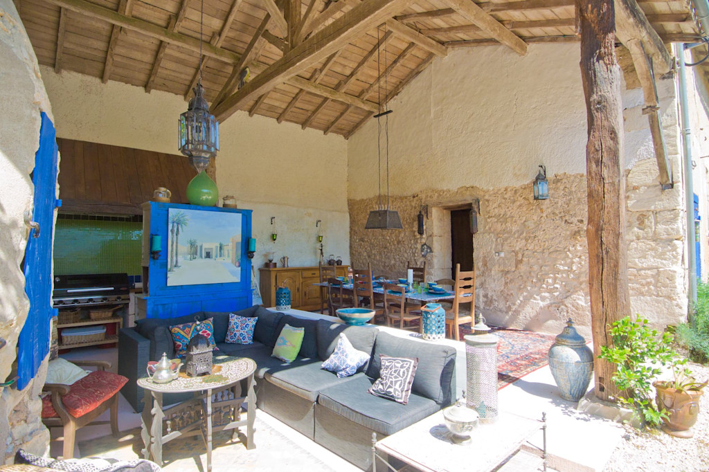 Covered summer kitchen