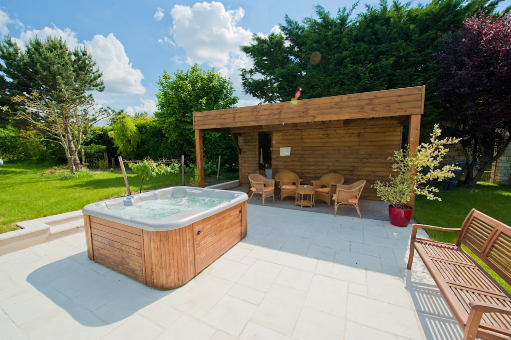 Terrace with hot-tub