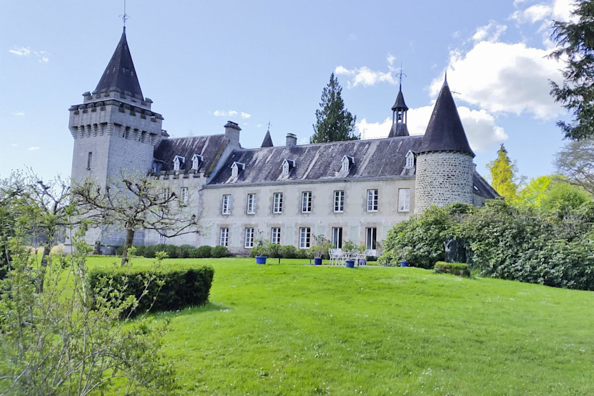 Yoga retreat in France, find your rental with Pure France