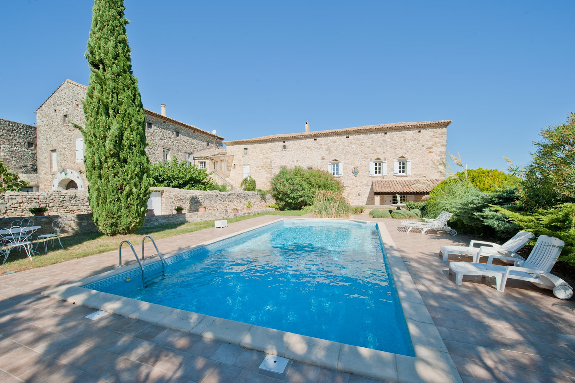 Location saisonnière pour des vacances près d'Uzès sud de France
