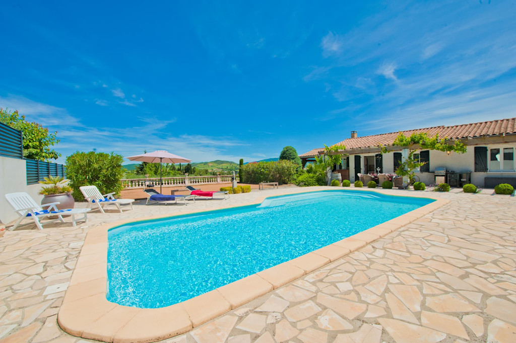 Villa contemporaine avec piscine privée