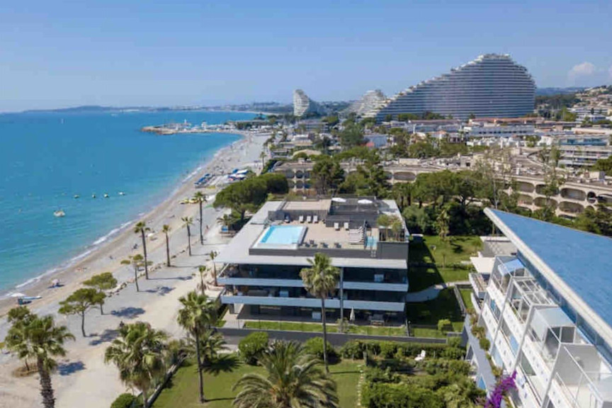 Sea-front apartments Provence