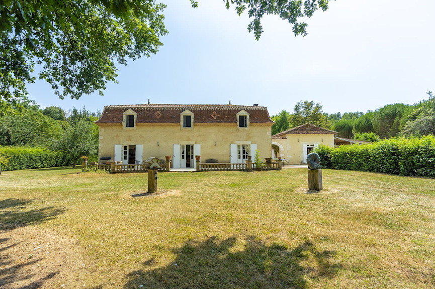 Holiday home in bourdeilles
