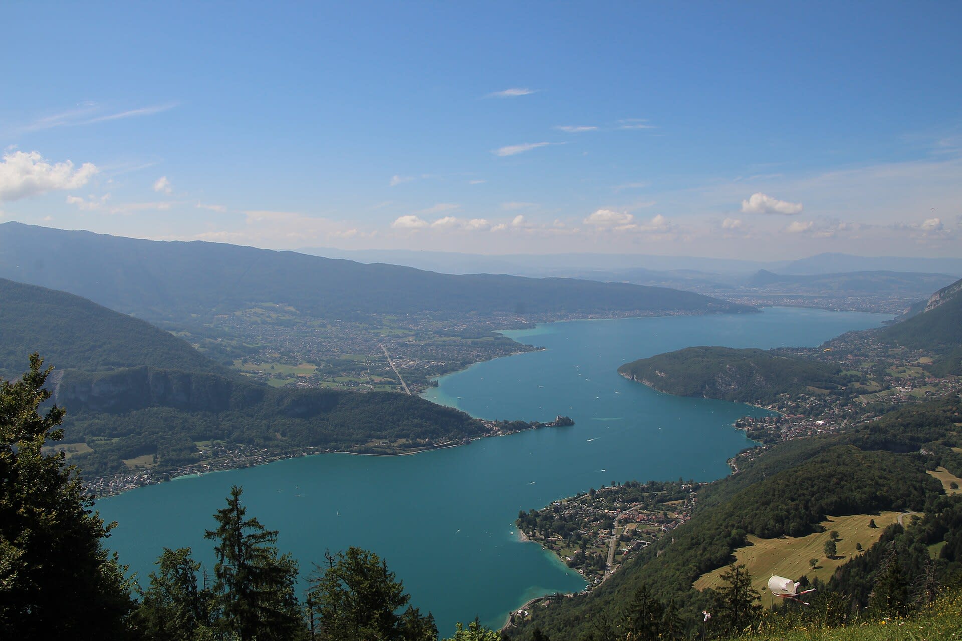 Les Plus Beaux Lacs D Auvergne Rh ne Alpes auvergne-rh-ne-alpes-top-10-des-plus-grands-lacs-pour-se-baigner