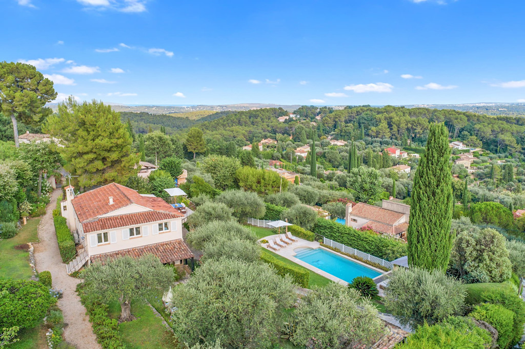 Villa dans la campagne avec piscine privée