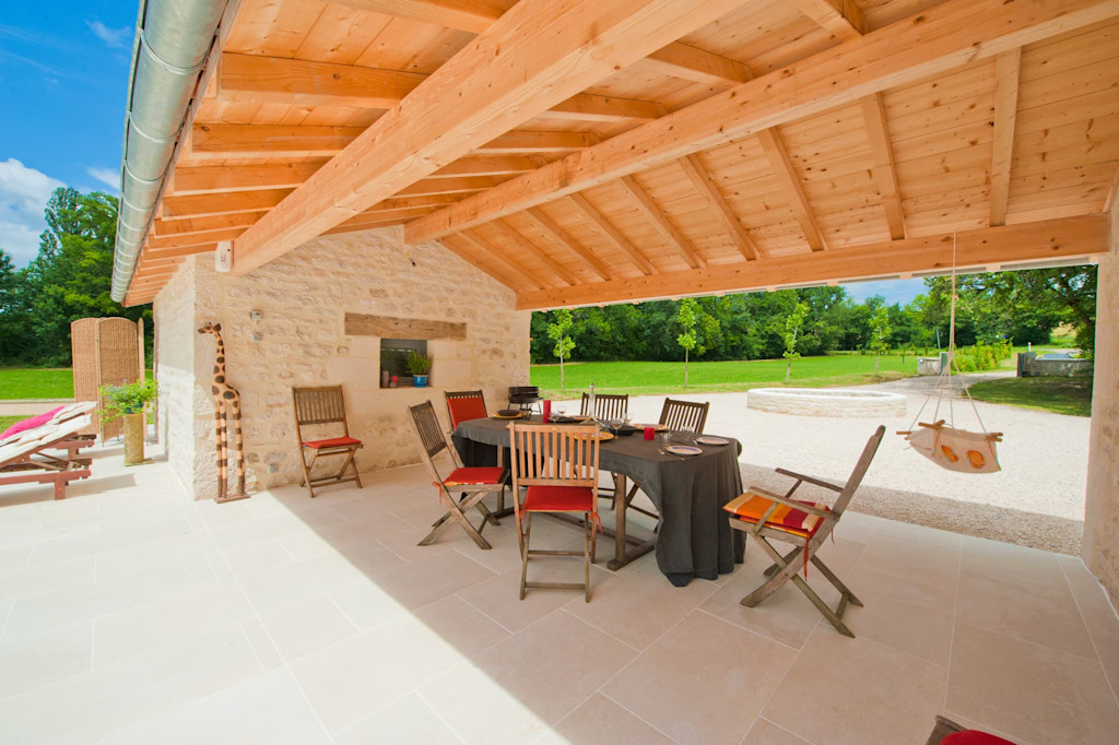 Covered pool terrace