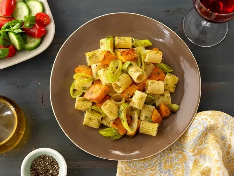Mezzi Rigatoni with Pesto, Leeks & Squash Recipe | Barilla