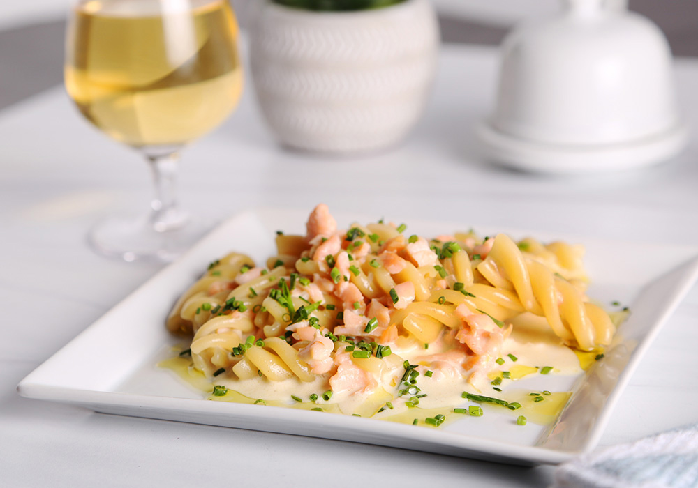 Al Bronzo Fusilloni® Easy Creamy Smoked Salmon Pasta Recipe | Barilla