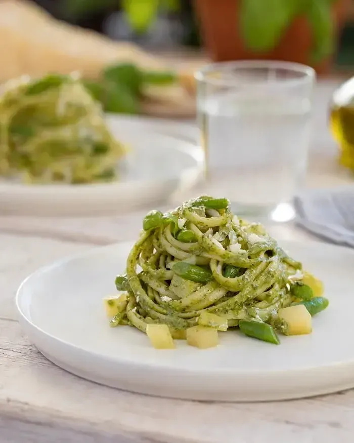 Linguine with Creamy Genovese Pesto, Potatoes & Green Beans Barilla Barilla