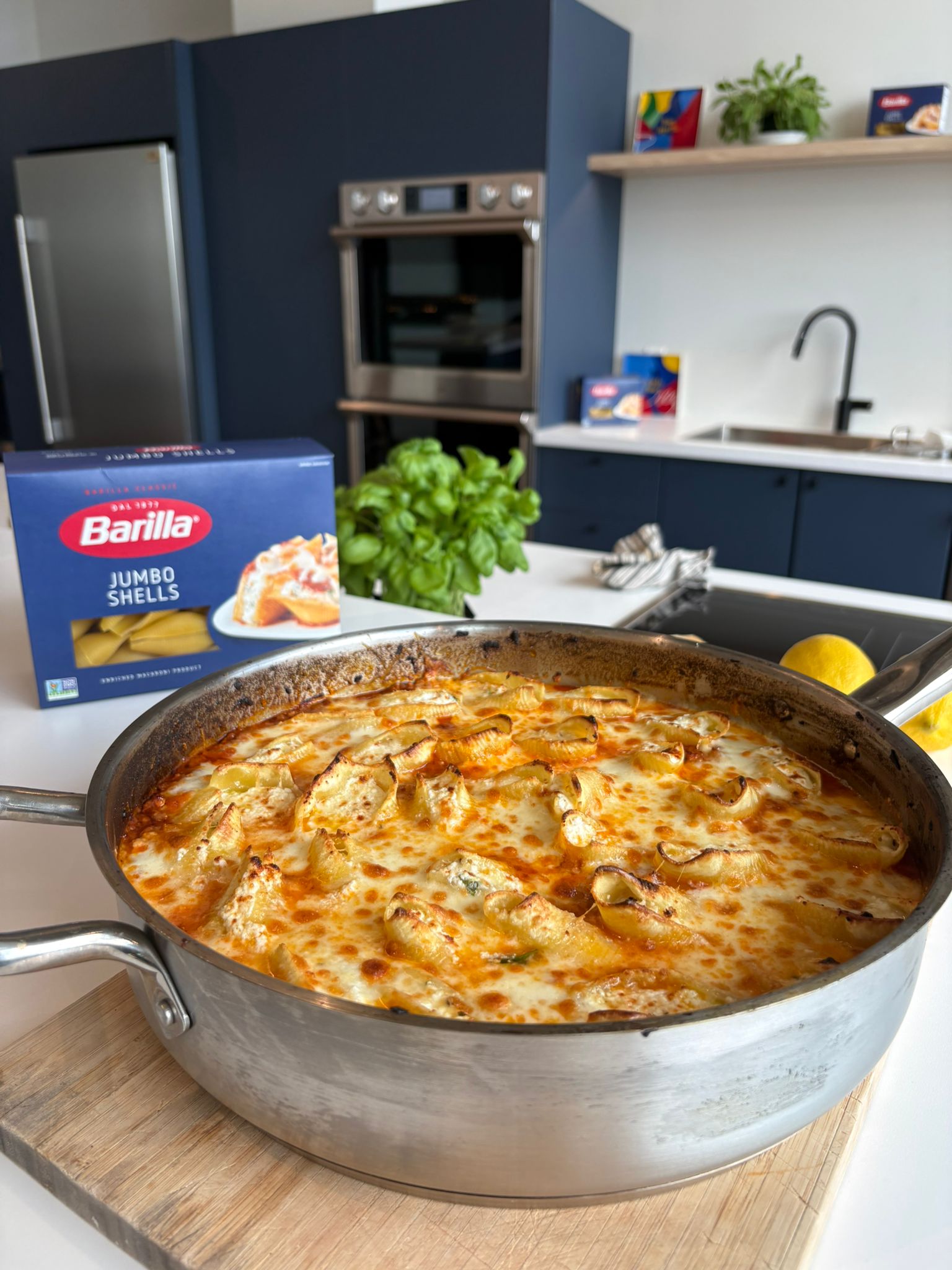 Stuffed Ricotta Jumbo Shells with Bolognese Sauce|Barilla Canada | Barilla
