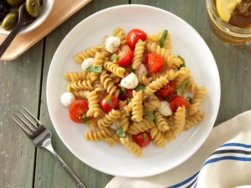 Quick & Easy Caprese Pasta Salad Recipe | Barilla