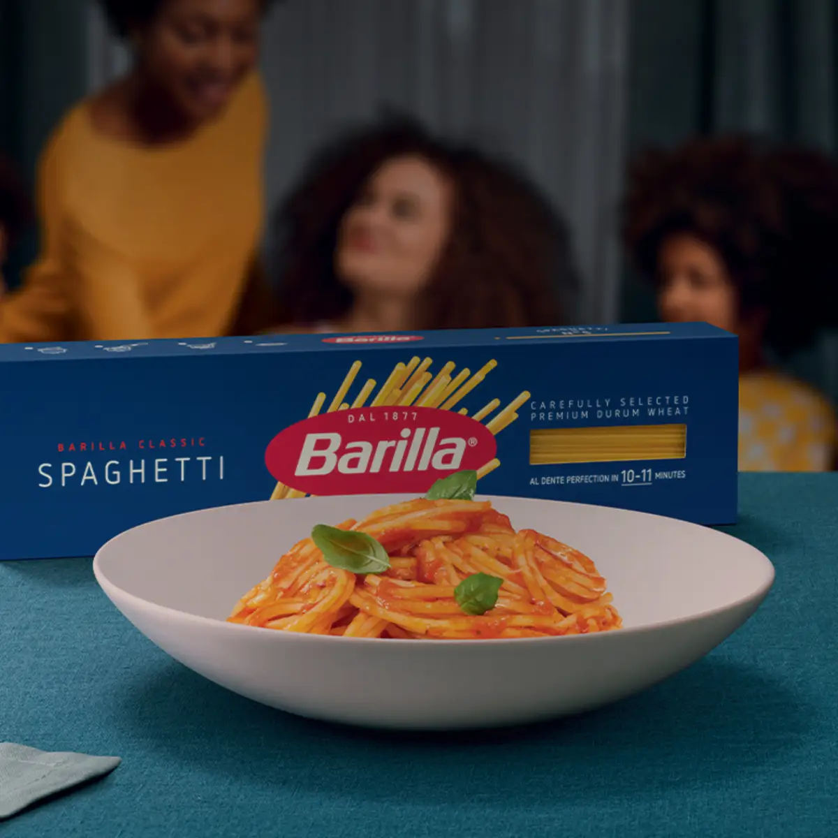 Family enjoying Barilla Spaghetti Pasta