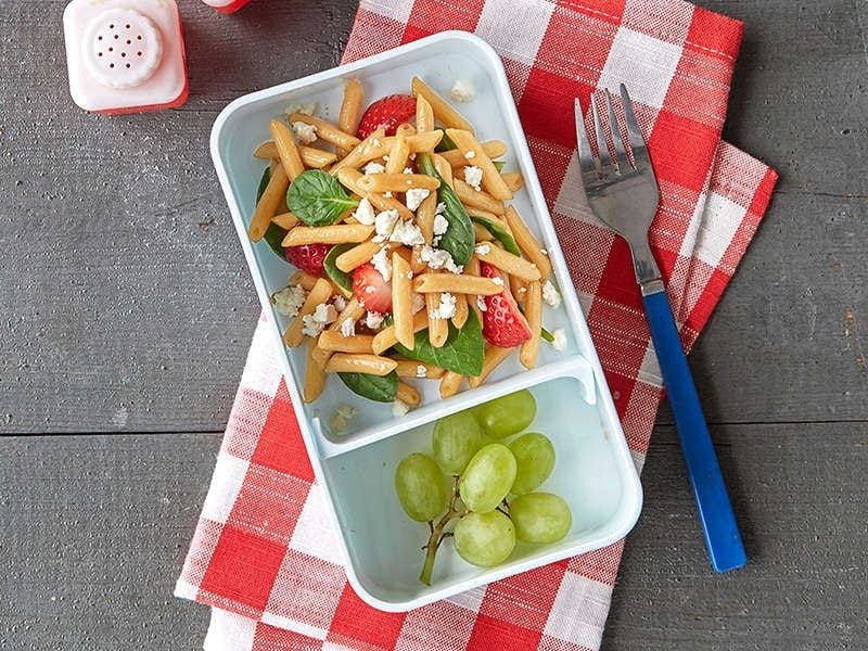 Strawberry & Spinach Balsamic Pasta Salad Recipe | Barilla