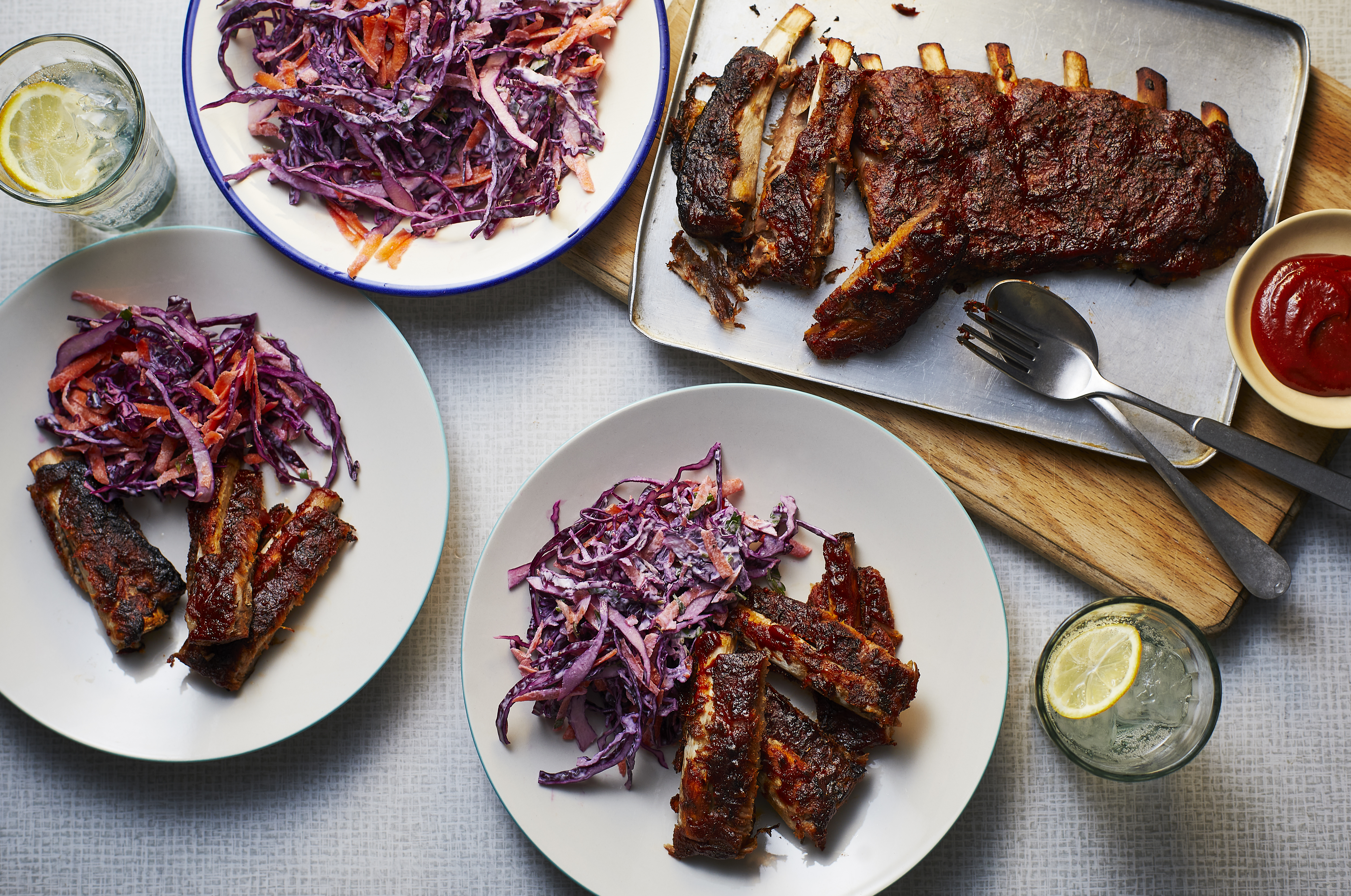 Slow Cooker Sticky BBQ Ribs with Slaw 🍲