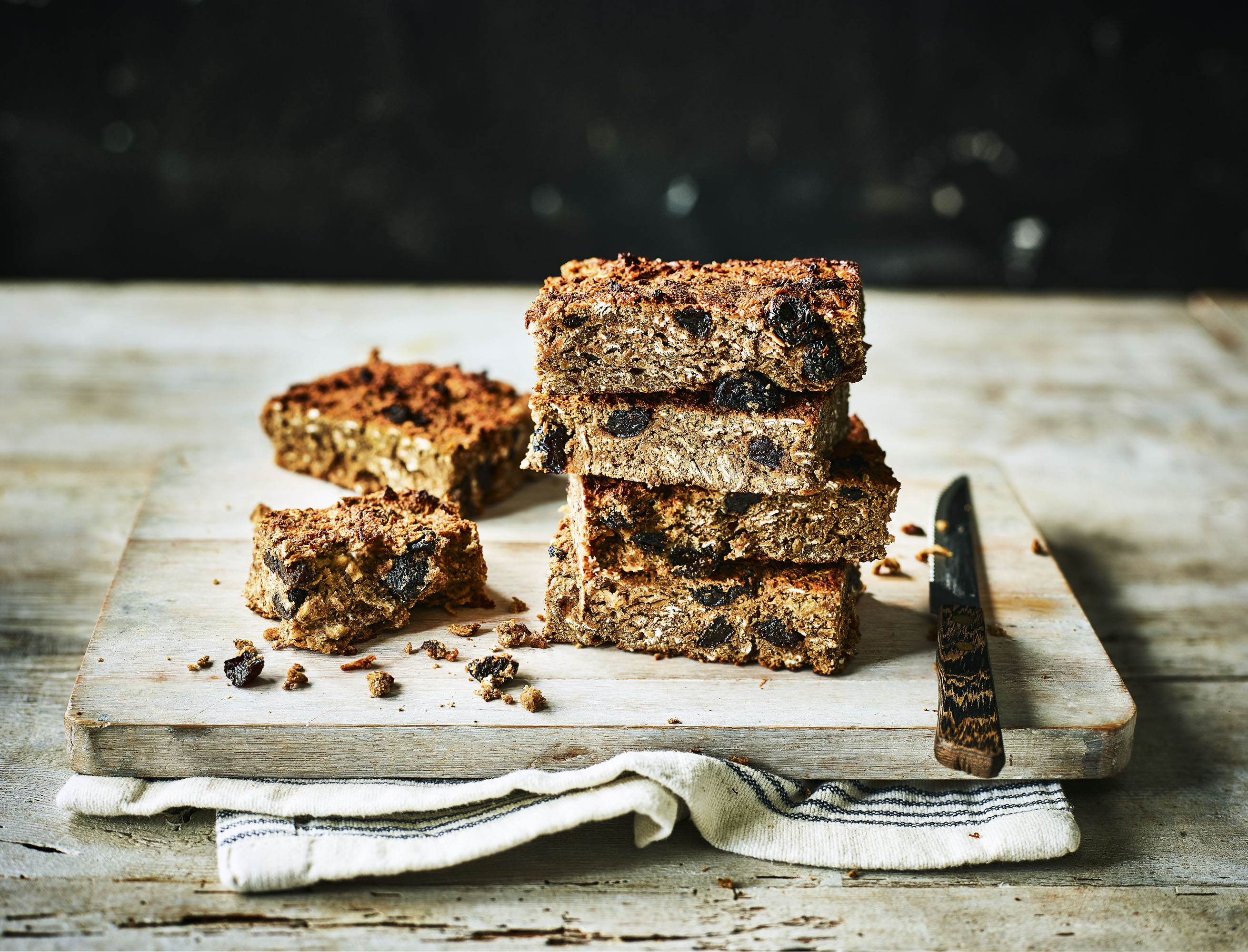 Apple and Cinnamon Grab and Go Breakfast Bars